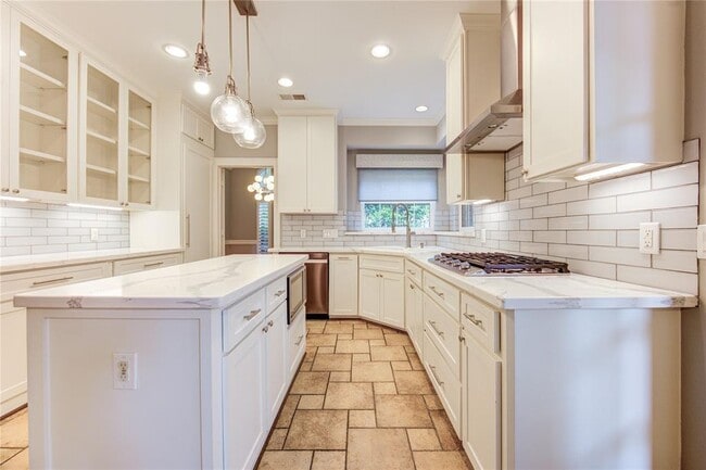 Building Photo - 607 Barkers Cove