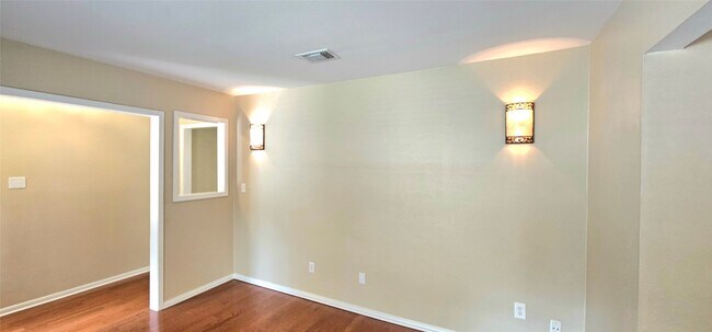 Building Photo - 22 W Broken Oak Ct