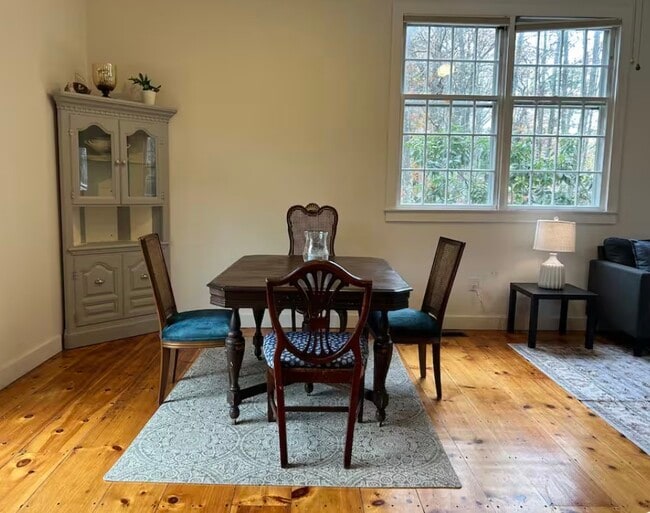 Building Photo - 263 Elm Hill Rd