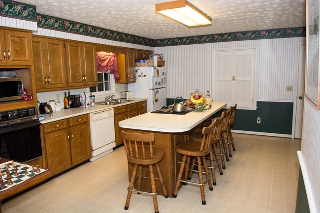 Building Photo - 4102 Landau Dr