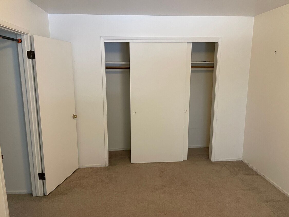 Foto principal - One level home with one car garage