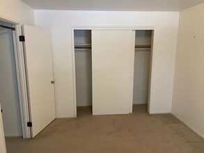 Building Photo - 3357 Treehaven Dr