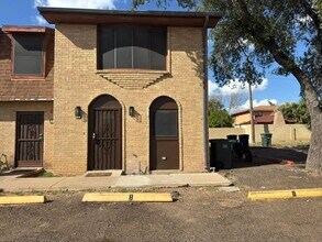 Building Photo - 1300 Hillside Rd