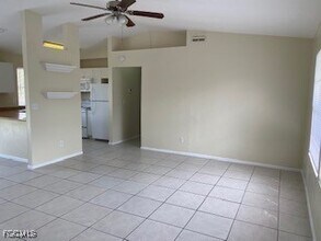 Building Photo - 518 NW 19th Pl