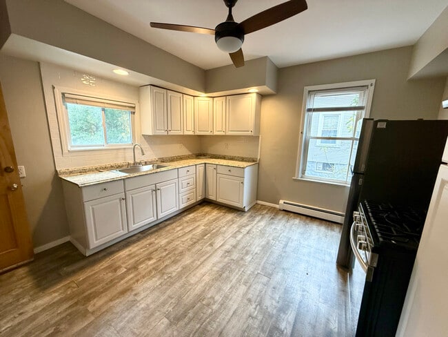 Building Photo - 43 Fruit Hill Ave