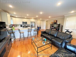 116-118 Holland St Unit #2L