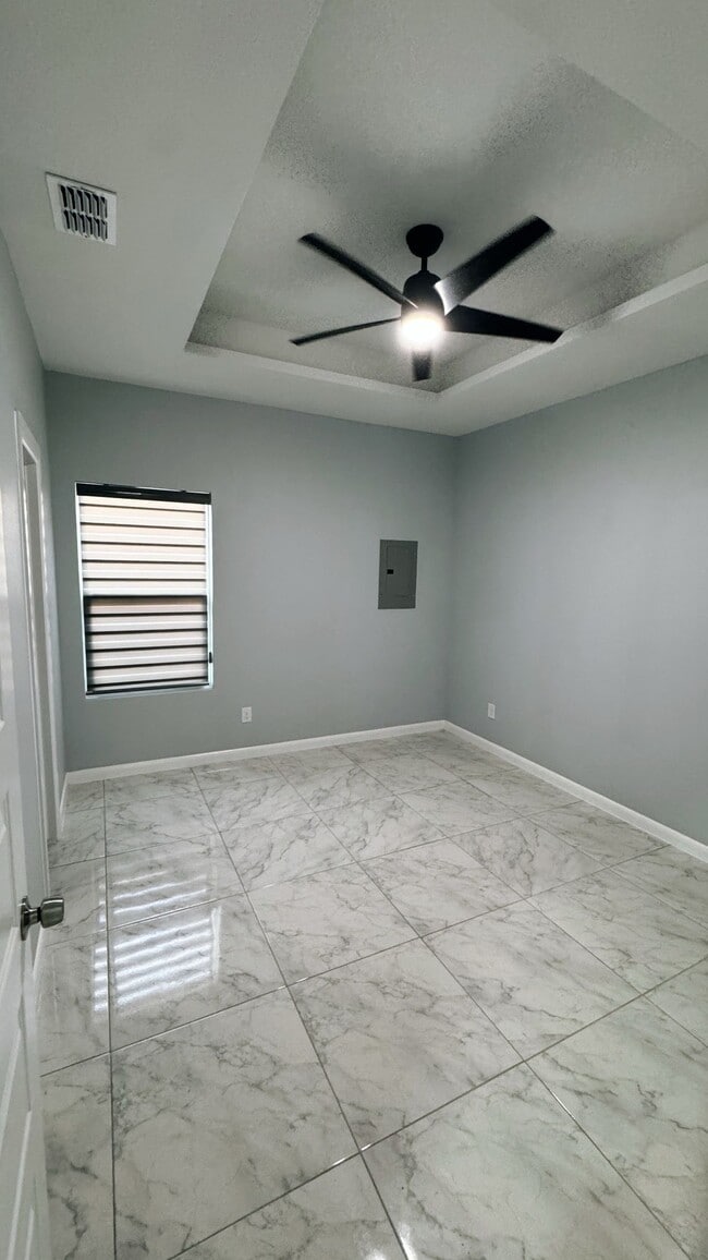 Foto del edificio - 1019 N Abbey Ave