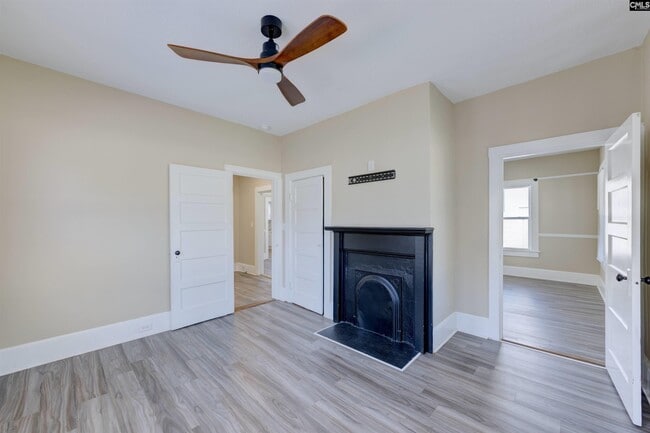 Building Photo - 3012 Rosewood Dr