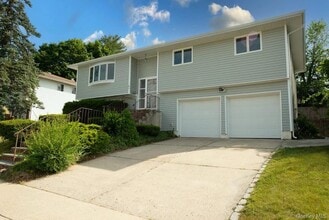 Building Photo - 61 Beaumont Dr