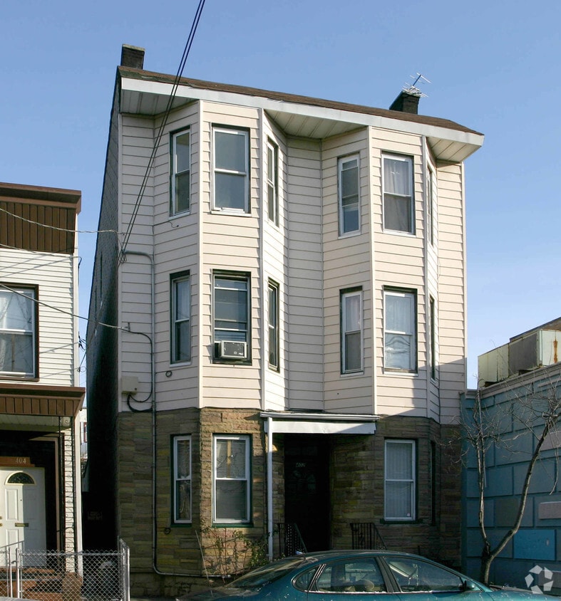 Primary Photo - 402 42nd St