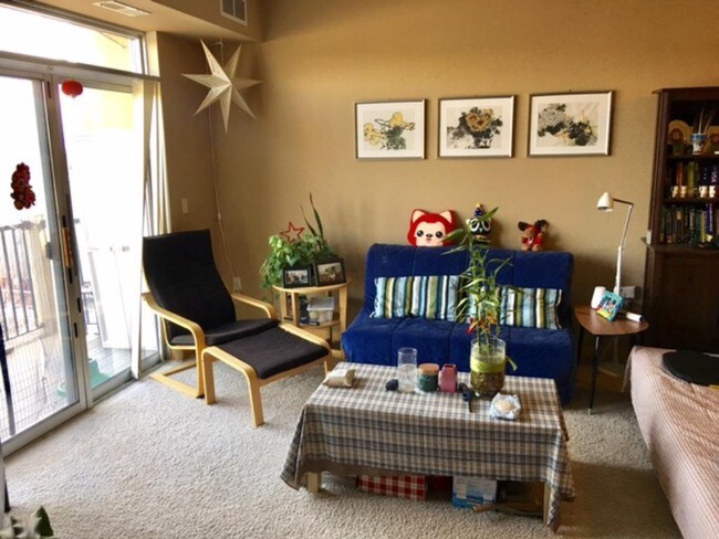 living room - 2600 University Ave SE