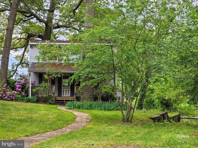 Building Photo - 355 Sturtons Ln