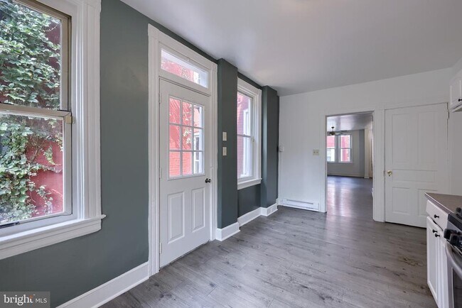 Foto del edificio - 464 Lafayette St