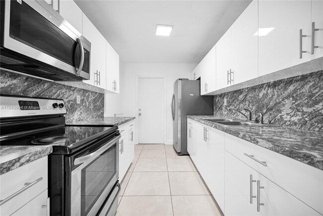 Building Photo - 18016 NW 40th Ct