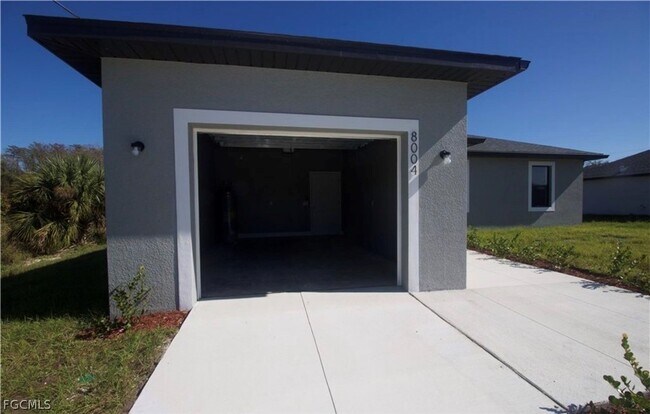 Foto del edificio - 8004 Spice Ct