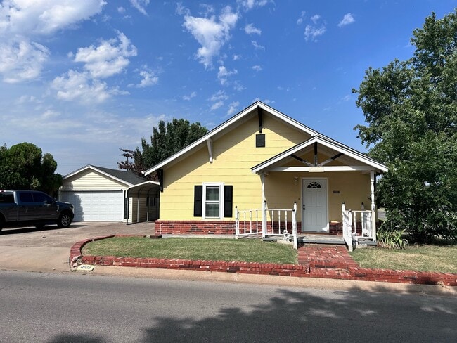 Building Photo - 1002 S Reno Ave