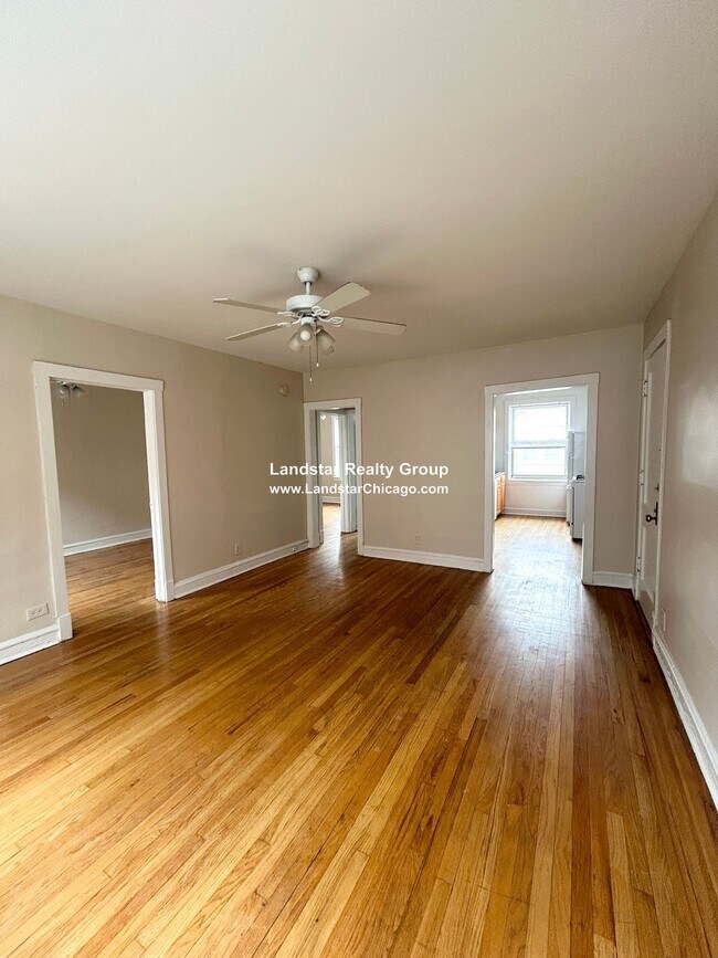 Foto del edificio - 2348 W Touhy Ave