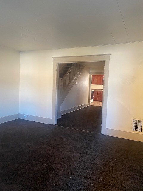 Building Photo - 116 N Diamond St