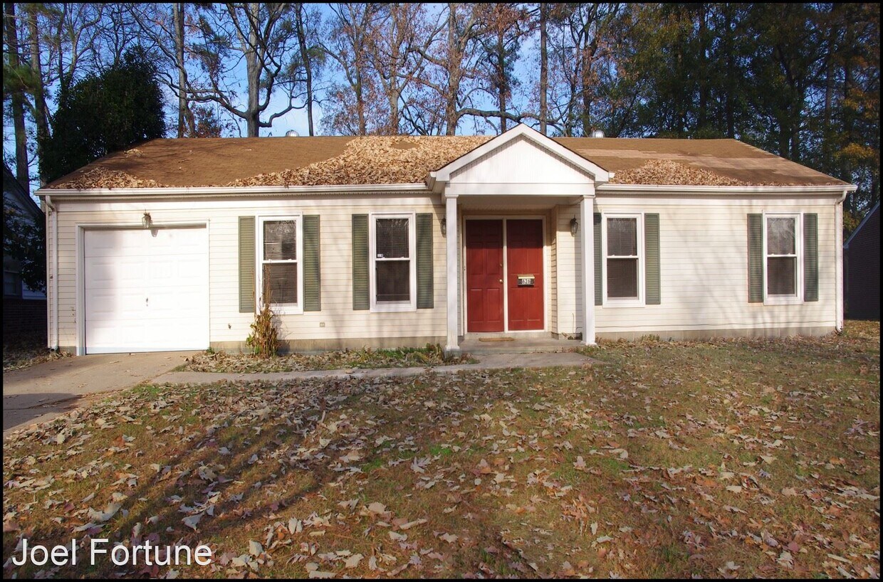 Primary Photo - 626 Village Green Pkwy