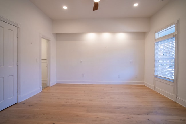 Building Photo - 789 Lake Ave NE