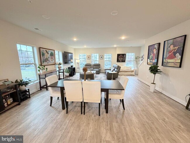 Foto del edificio - 9584 Fields Rd