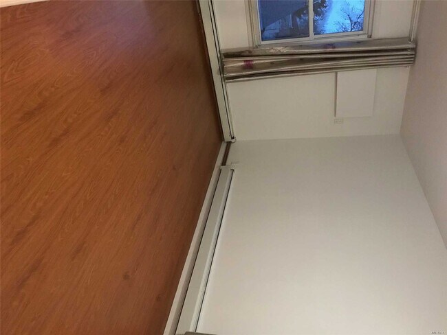 Foto del edificio - 77-31 Parsons Blvd