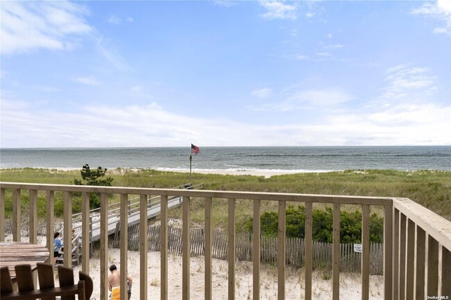 Building Photo - 575 Dune Rd