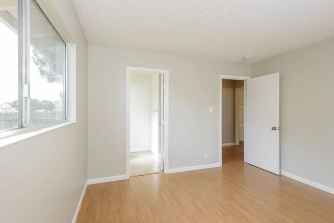 Building Photo - 1520 Sandy Way