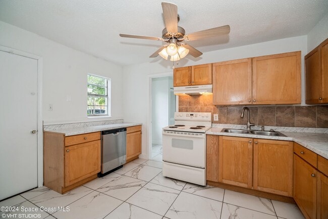 Foto del edificio - 2154 Henry St NE