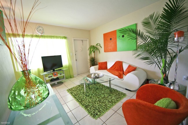 Foto del edificio - 660 NE 78th St