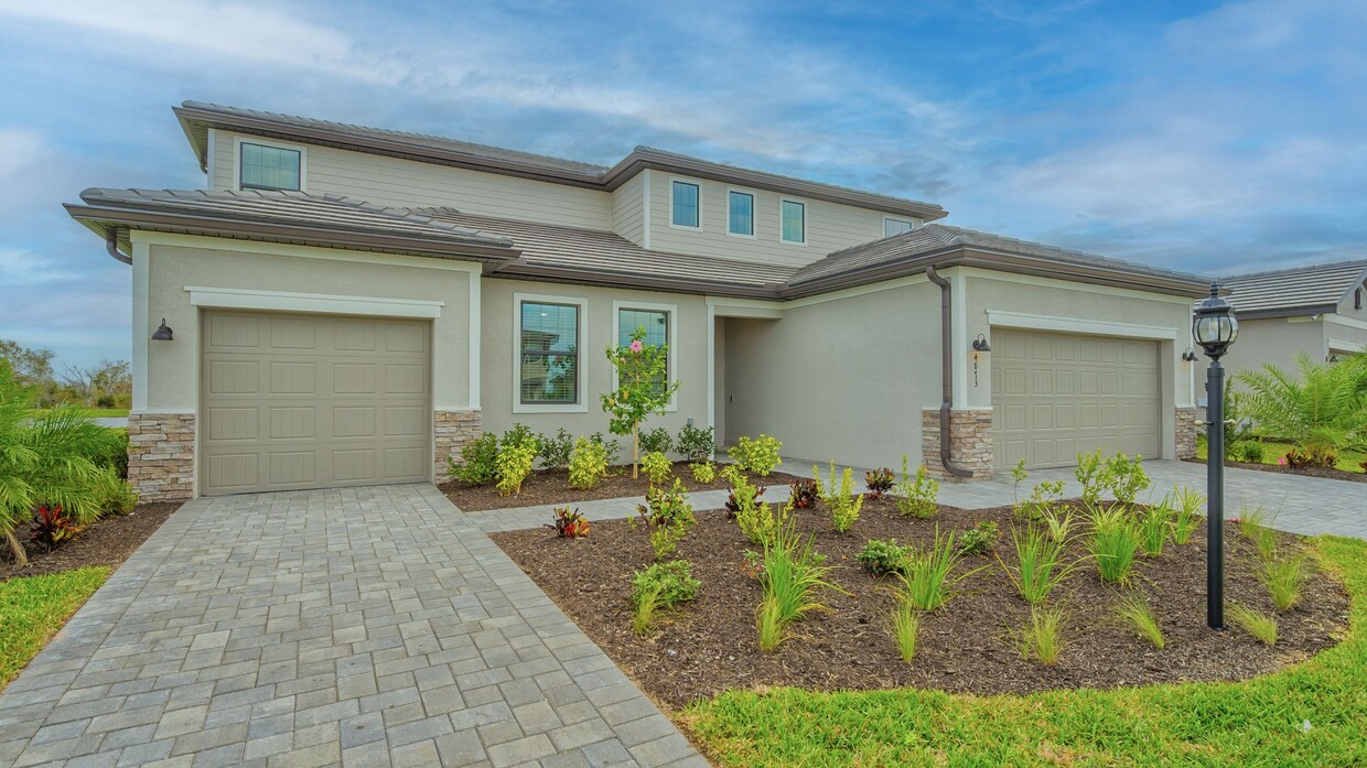 Primary Photo - Brand New 6 Bed 4 1/2 Bath Gem With Next G...