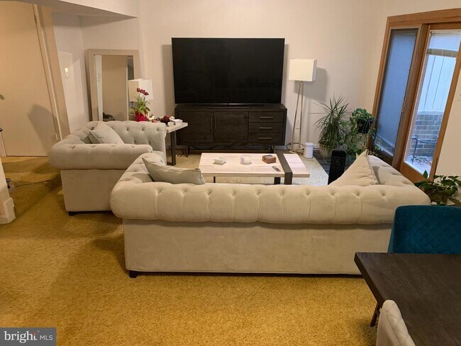 Foto del edificio - 5800 Edson Ln