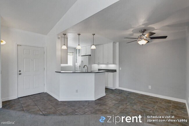 Building Photo - 2 br, 2 bath Condo - 7084 Camino Degrazia,...