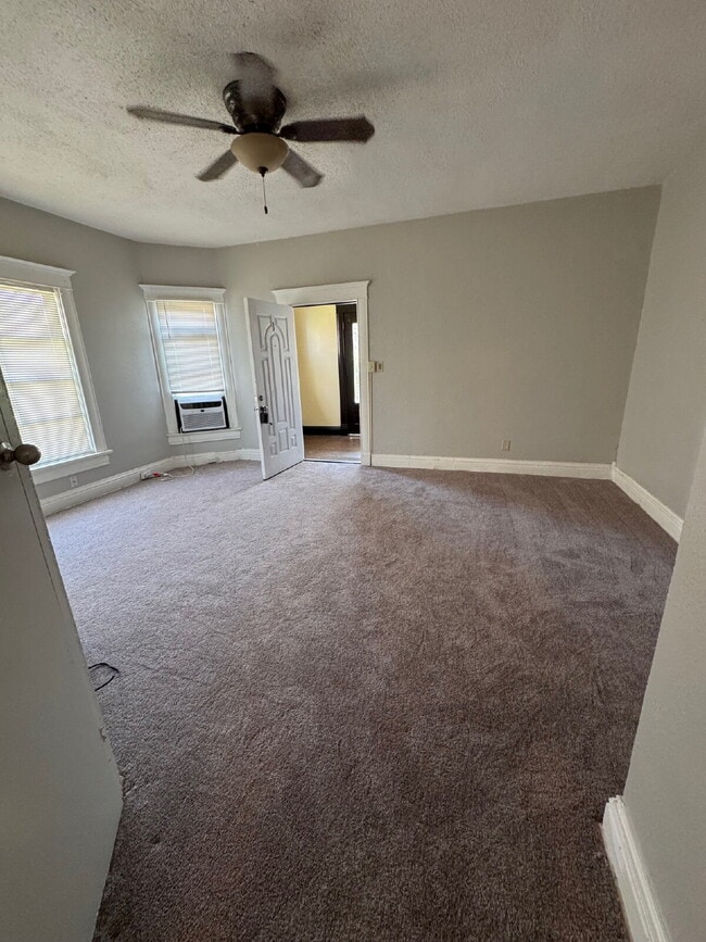 Building Photo - "Cozy 1-Bedroom Haven in Wichita's Heart – Your Perfect Urban Retreat Awaits!"