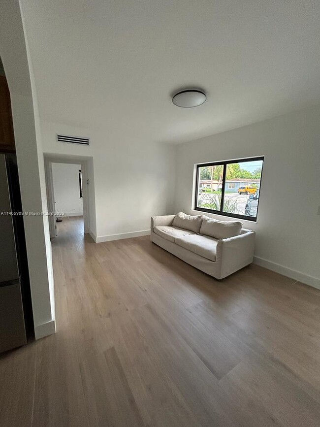 Foto del edificio - 55 NW 125th St