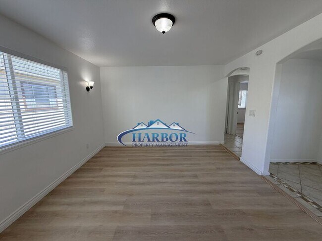Foto del edificio - 621-623 W 18th St