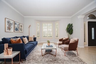 Building Photo - 4402 Jamaica Dr