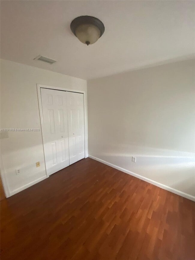 Foto del edificio - 1403 SE 27th Ct