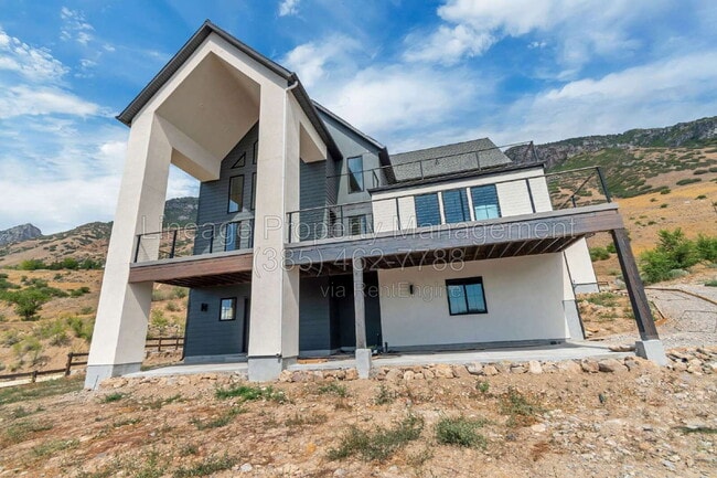 Building Photo - 707 N 1540 E