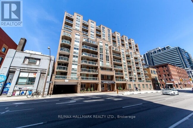 Building Photo - 330 Adelaide St E