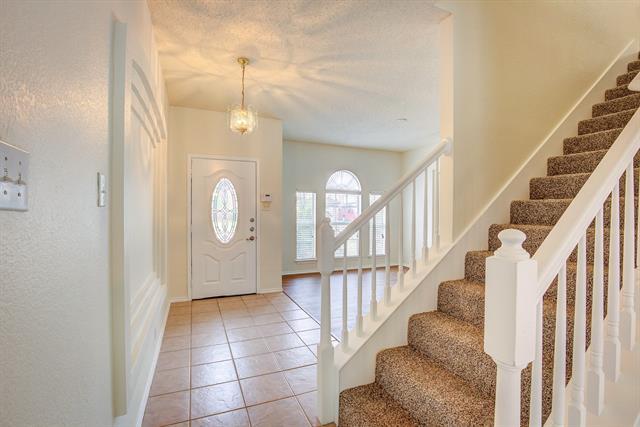 Building Photo - 4717 Woodhaven Ln