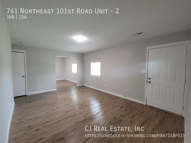 Building Photo - 761 NE 101st Rd