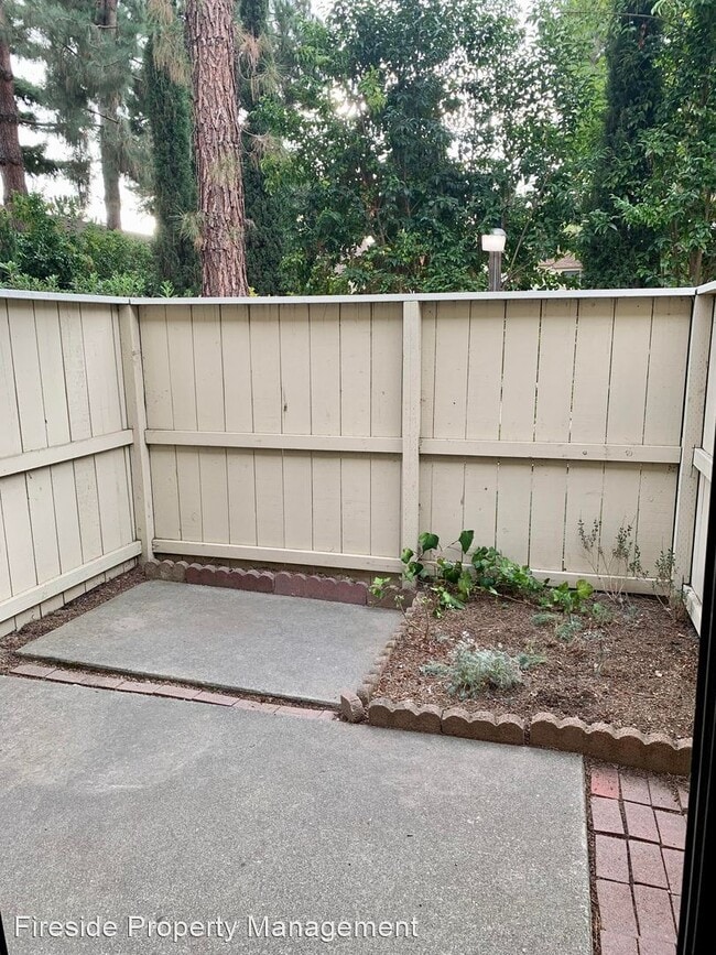 Building Photo - 2 br, 1.5 bath House - 968 Kiely Blvd #B