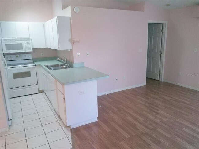 Foto del edificio - 6222 Emerson Dr