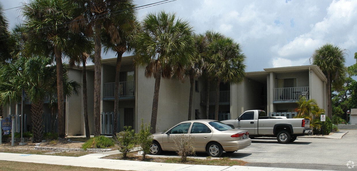 Brechin Apartments - Residences at Maravilla