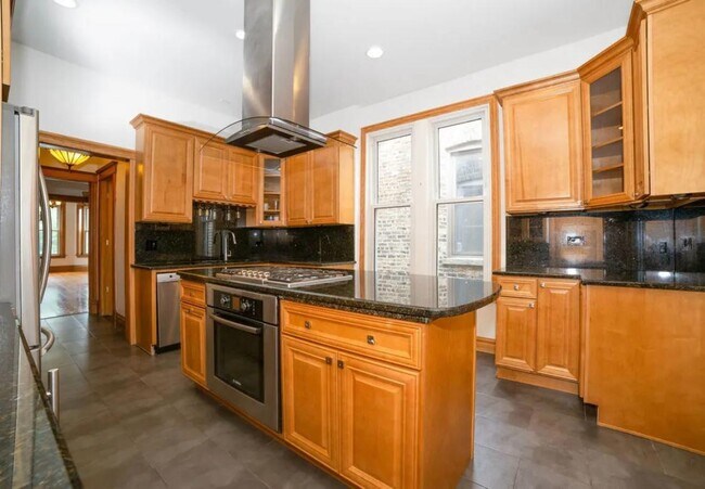 Foto del edificio - 1518 N Oakley Blvd
