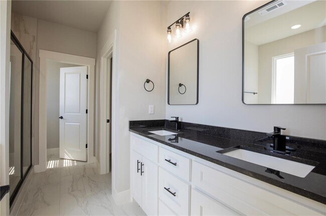 Foto del edificio - 300 White Oak St