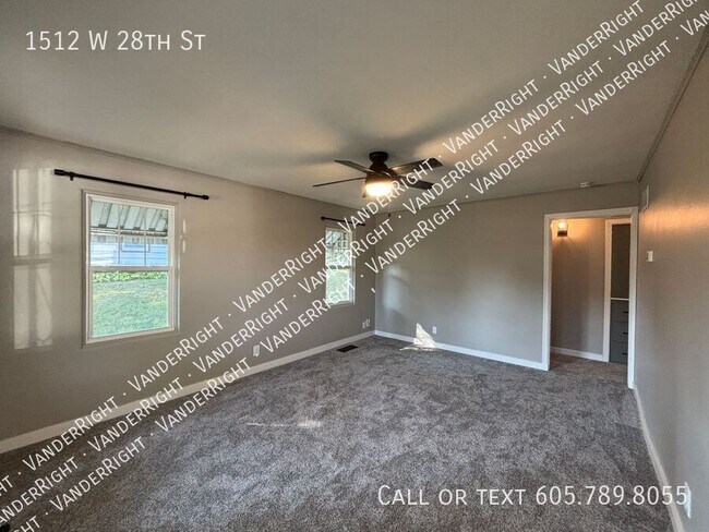 Building Photo - 1512 W 28th St