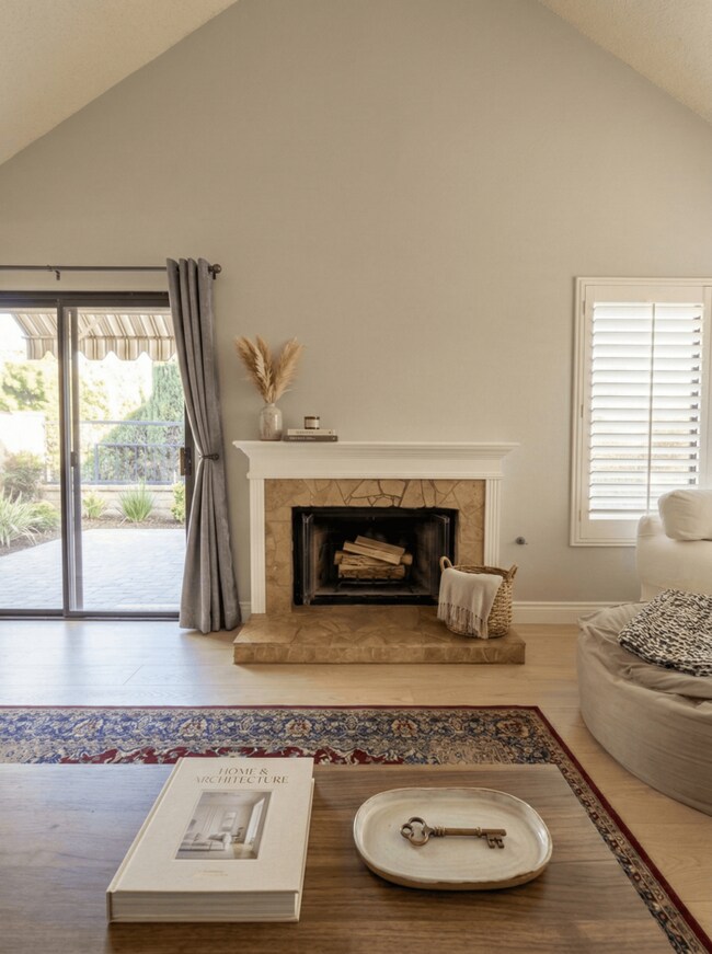 Building Photo - Charming Furnished 2BD Home w/ High Ceilings & Spacious Backyard – 4/3