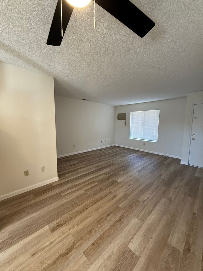 Building Photo - 73615 Sun Valley Dr